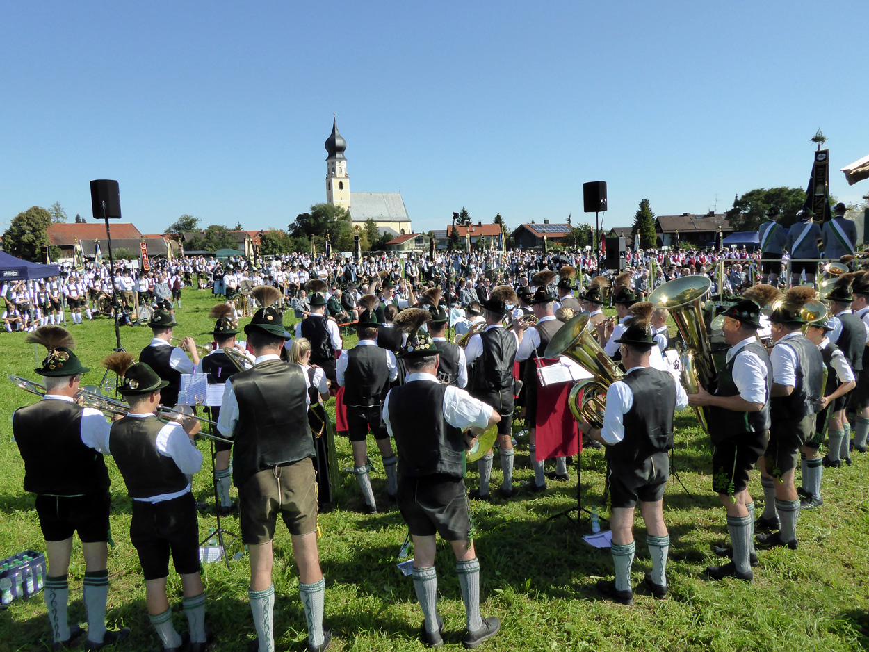 Ein Blick Ber Die Schmied Wiese Hin Zur Marienkirche