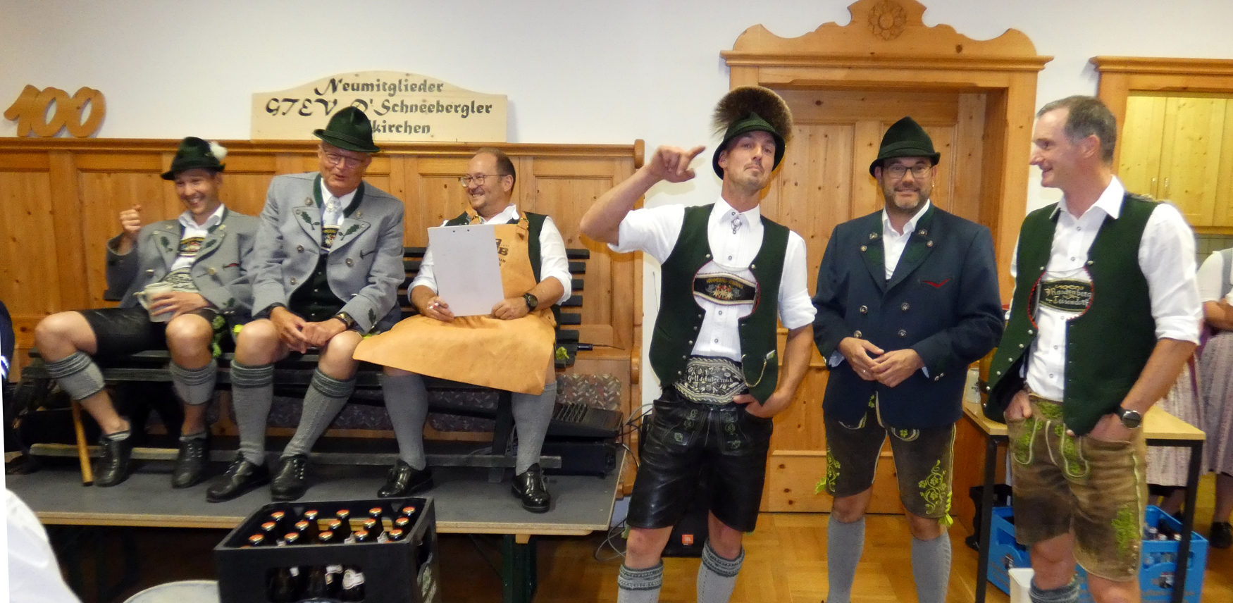 Die Bankler Xaver Wiesbacher Rudi Zeif Und Hans Unterreiner Mssen Ausgelst Werden  Franz Schweiger Jun Schirmherr Bgm Martin Ttl Und Bru Christia