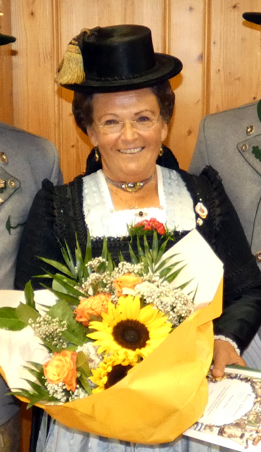 40 Jahre Im Verein Und Nun Neues Ehrenmitglied   Regina Galler
